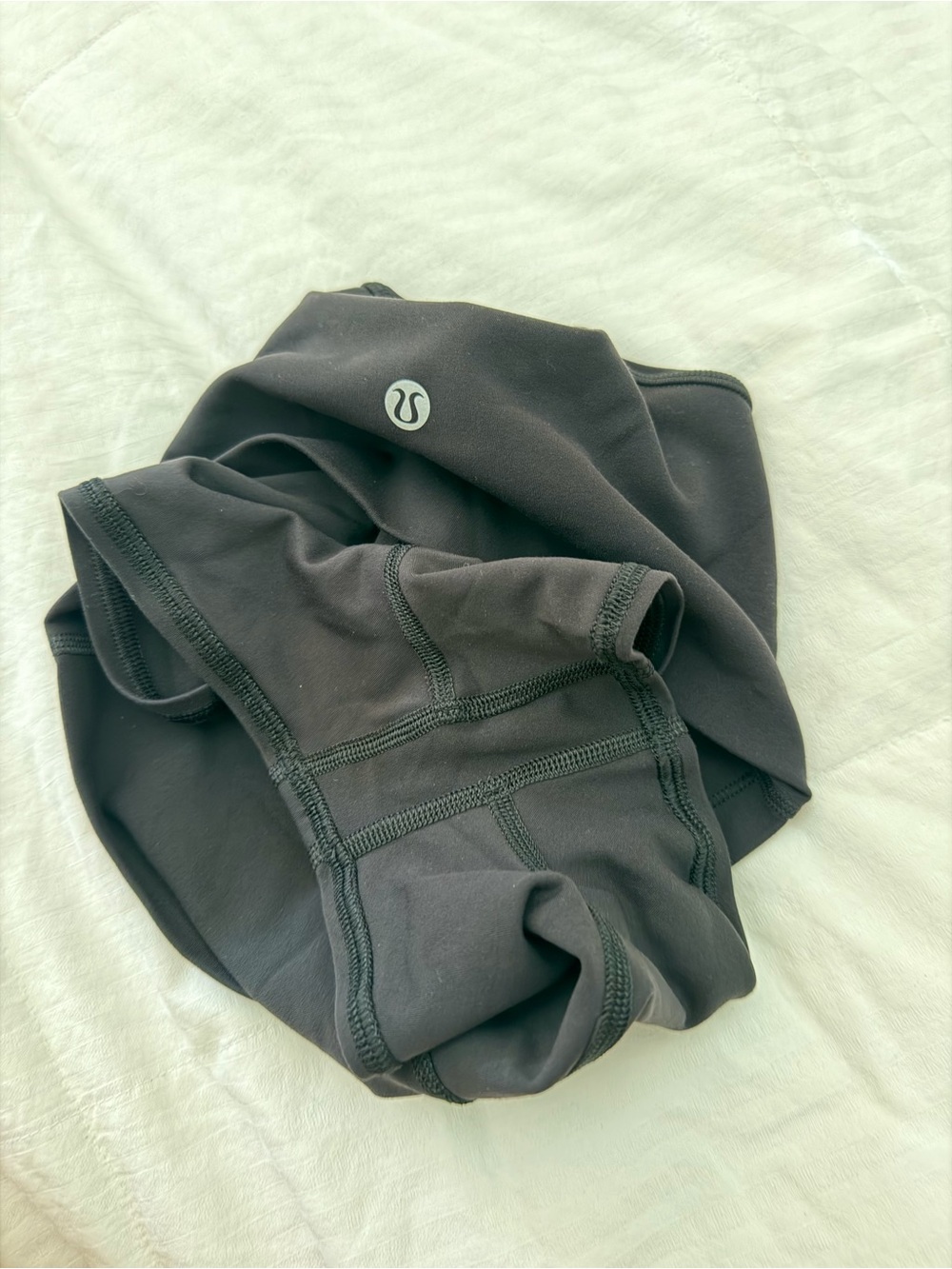 Lululemon Align high rise shorts - Picture 3 of 4